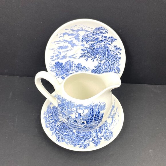 Vintage Set Wedgwood “Countryside” Creamer-2 Saucers Blue Transferware England - Picture 2 of 10